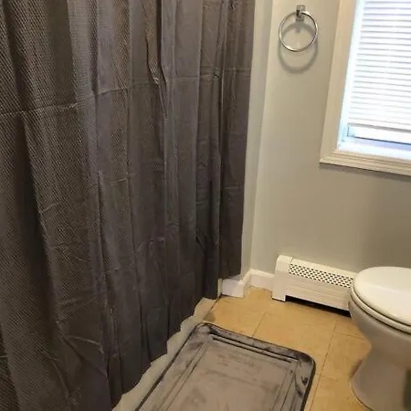 Private 2-Bedroom With Free Parking And Direct Bus To Nyc Manhattan Only 2 Blocks Away Linden Esterno foto