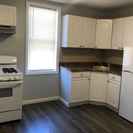 Private 2-Bedroom With Free Parking And Direct Bus To Nyc Manhattan Only 2 Blocks Away Linden Esterno foto
