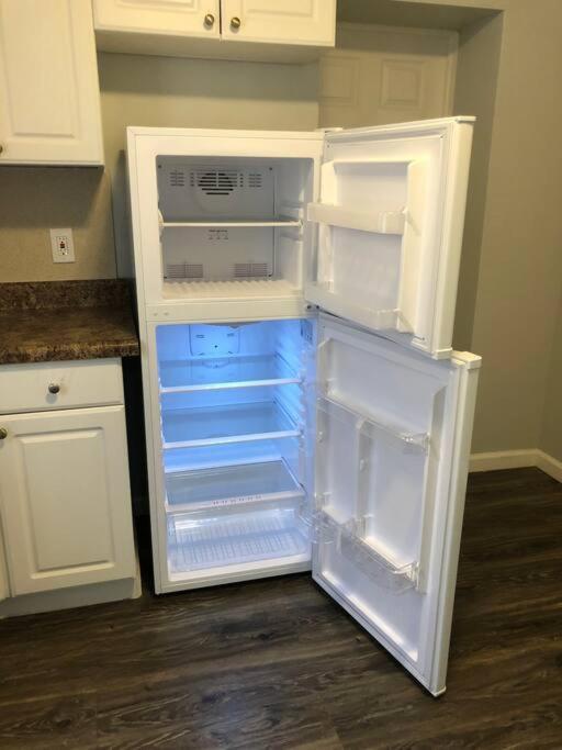 Private 2-bedroom With Free Parking And Direct Bus To Nyc Manhattan Only 2 Blocks Away Appartement