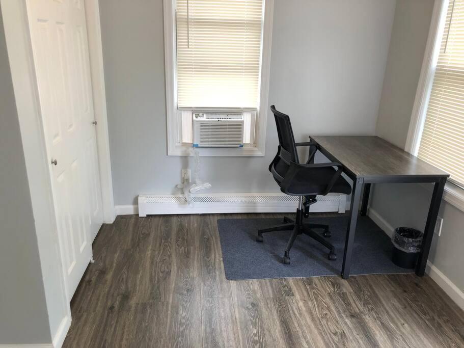 Private 2-bedroom With Free Parking And Direct Bus To Nyc Manhattan Only 2 Blocks Away * Linden